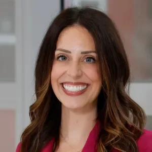 Nadine Wise headshot